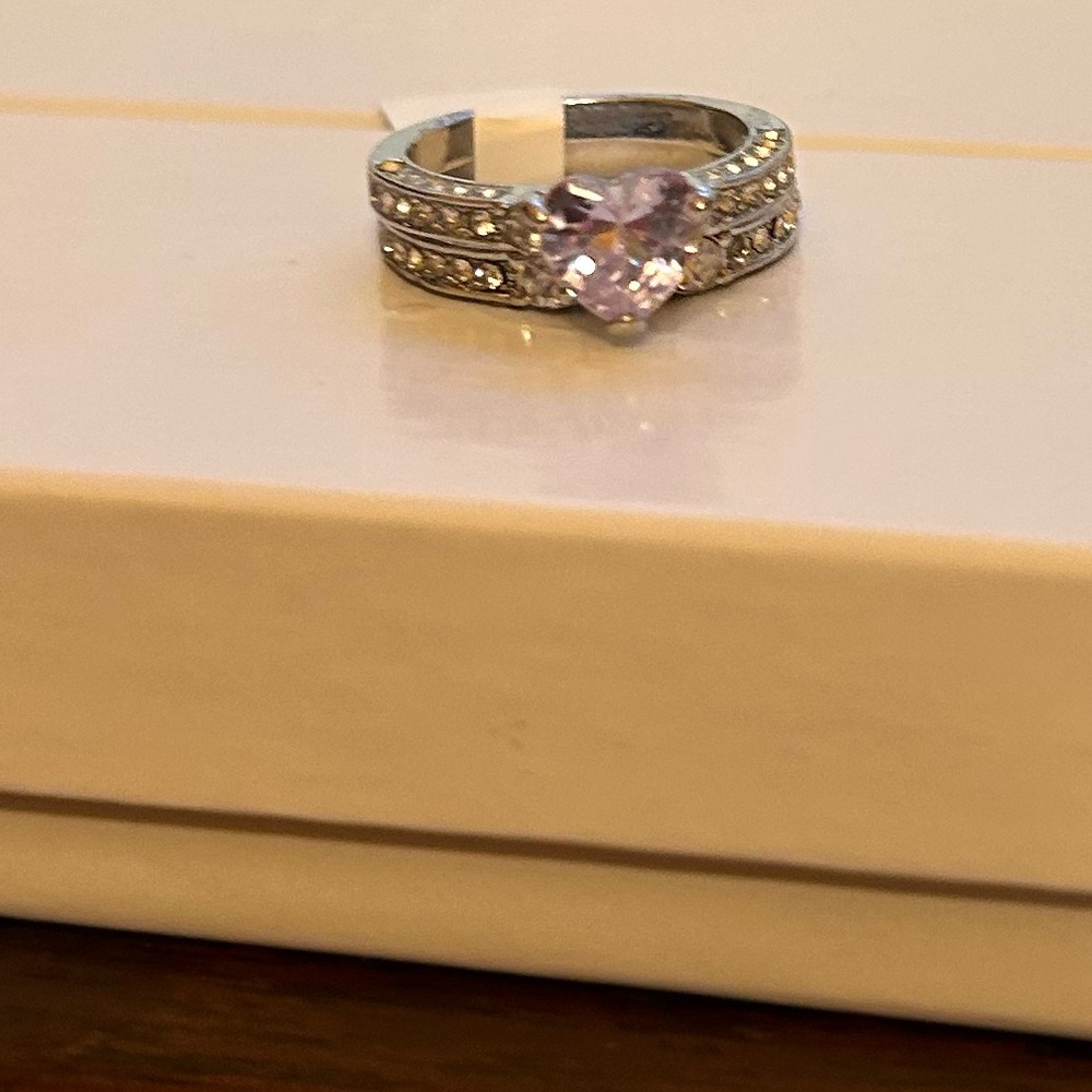 Size 8 Silver Tone Heart-Shaped Diamond CZ Stone Ring Set No Mark